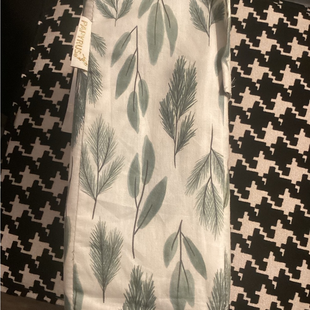 Beautiful Papyrus Cream KIng Sheet Set with Green Pine Frond Print Brand New - Picture 3 of 4